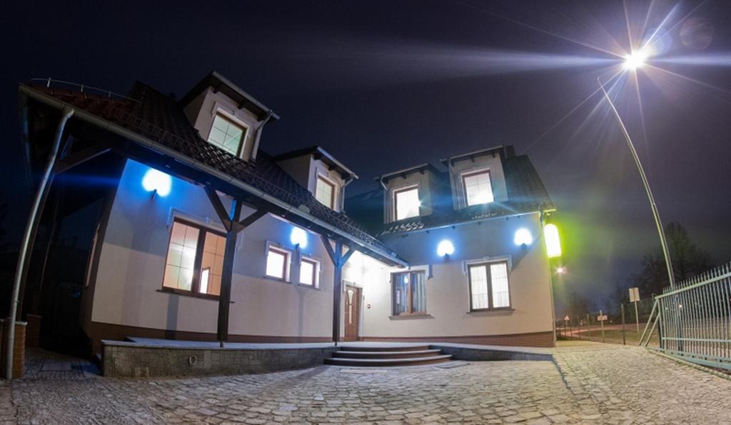 Vera Hotell Sulechów Exteriör bild